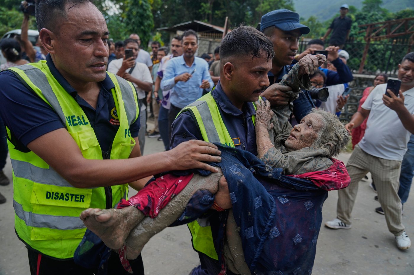 At least 98 killed and hundreds missing after flash floods in Nepal and China | iNFOnews.ca At least 98 killed and hundreds missing after flash floods in Nepal and China | iNFOnews.ca
