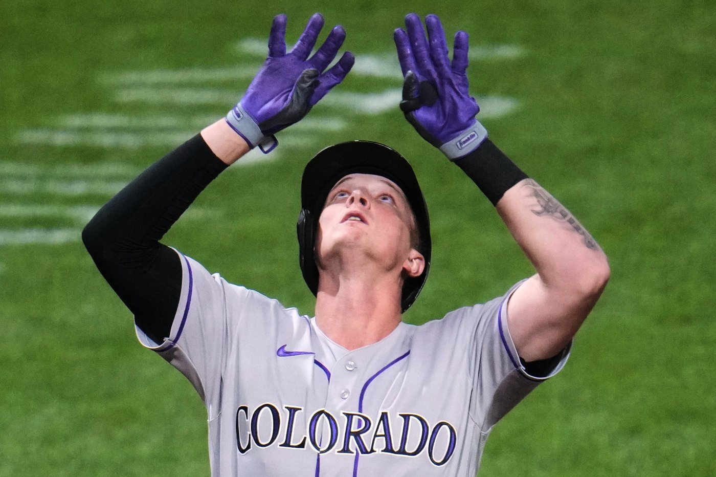 Moniak has 3 hits, McCarthy gets unassisted double play from LF as Rockies beat Pirates 10-4 | iNFOnews.ca