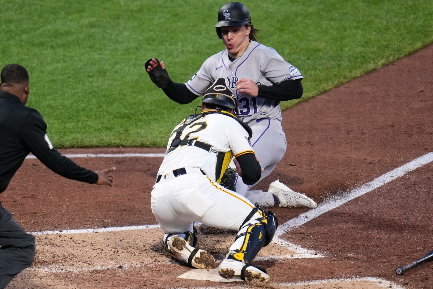 Moniak has 3 hits, McCarthy gets unassisted double play from LF as Rockies beat Pirates 10-4 | iNFOnews.ca