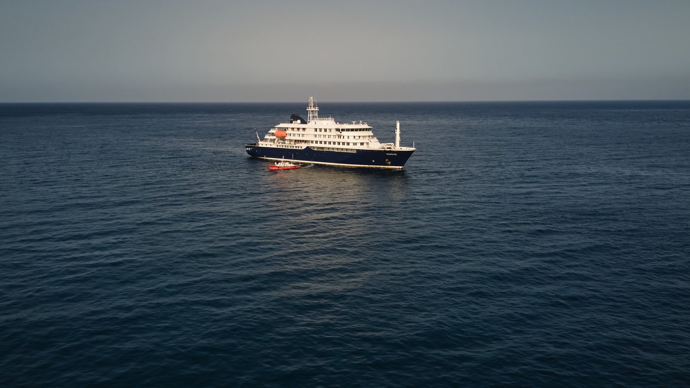 Inside the cruise ship at the center of a deadly hantavirus outbreak | iNFOnews.ca