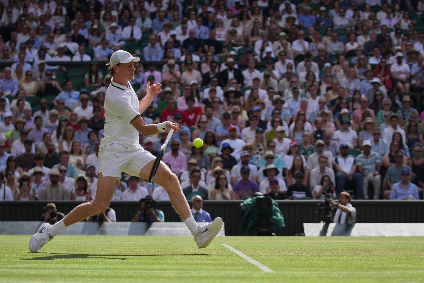 Defending champion Sinner dominates 39-year-old Djokovic to set up Wimbledon final vs. Zverev | iNFOnews.ca Defending champion Sinner dominates 39-year-old Djokovic to set up Wimbledon final vs. Zverev | iNFOnews.ca
