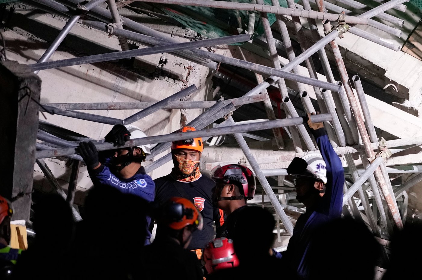 Photos show the aftermath of a building collapse in the Philippines | iNFOnews.ca