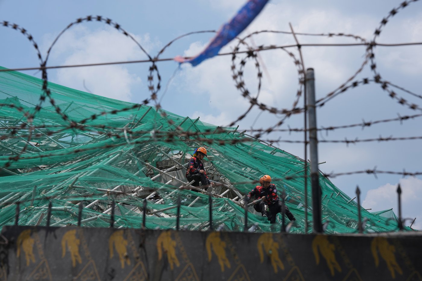 Photos show the aftermath of a building collapse in the Philippines | iNFOnews.ca