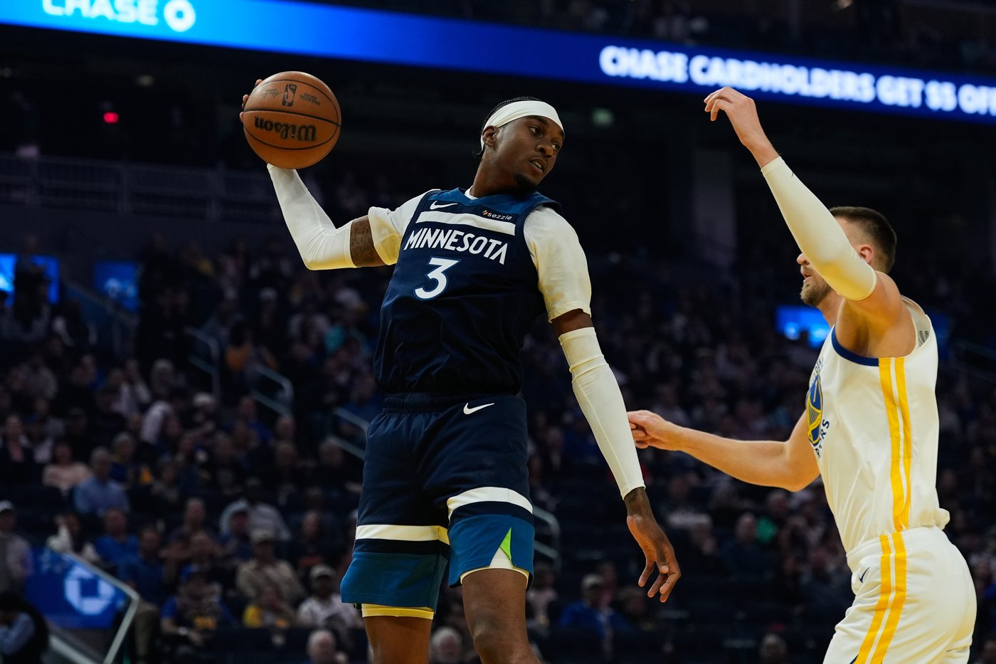 Anthony Edwards' 42 points lead Timberwolves to 127-117 win against undermanned Warriors | iNFOnews.ca