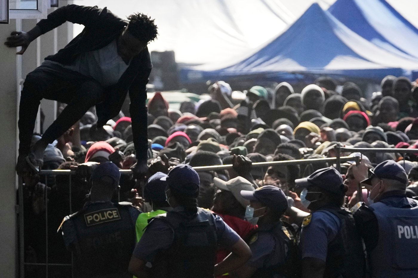 Immigrants are leaving South Africa as protests grow over illegal migration. Here's what to know | iNFOnews.ca