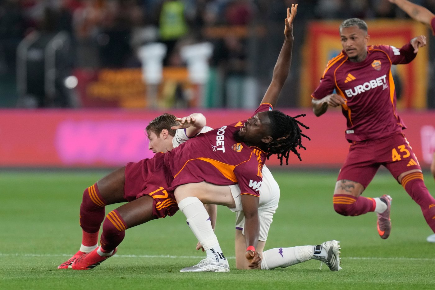 Roma thumps Fiorentina and Cremonese misses chance to boost survival chances | iNFOnews.ca Roma thumps Fiorentina and Cremonese misses chance to boost survival chances | iNFOnews.ca