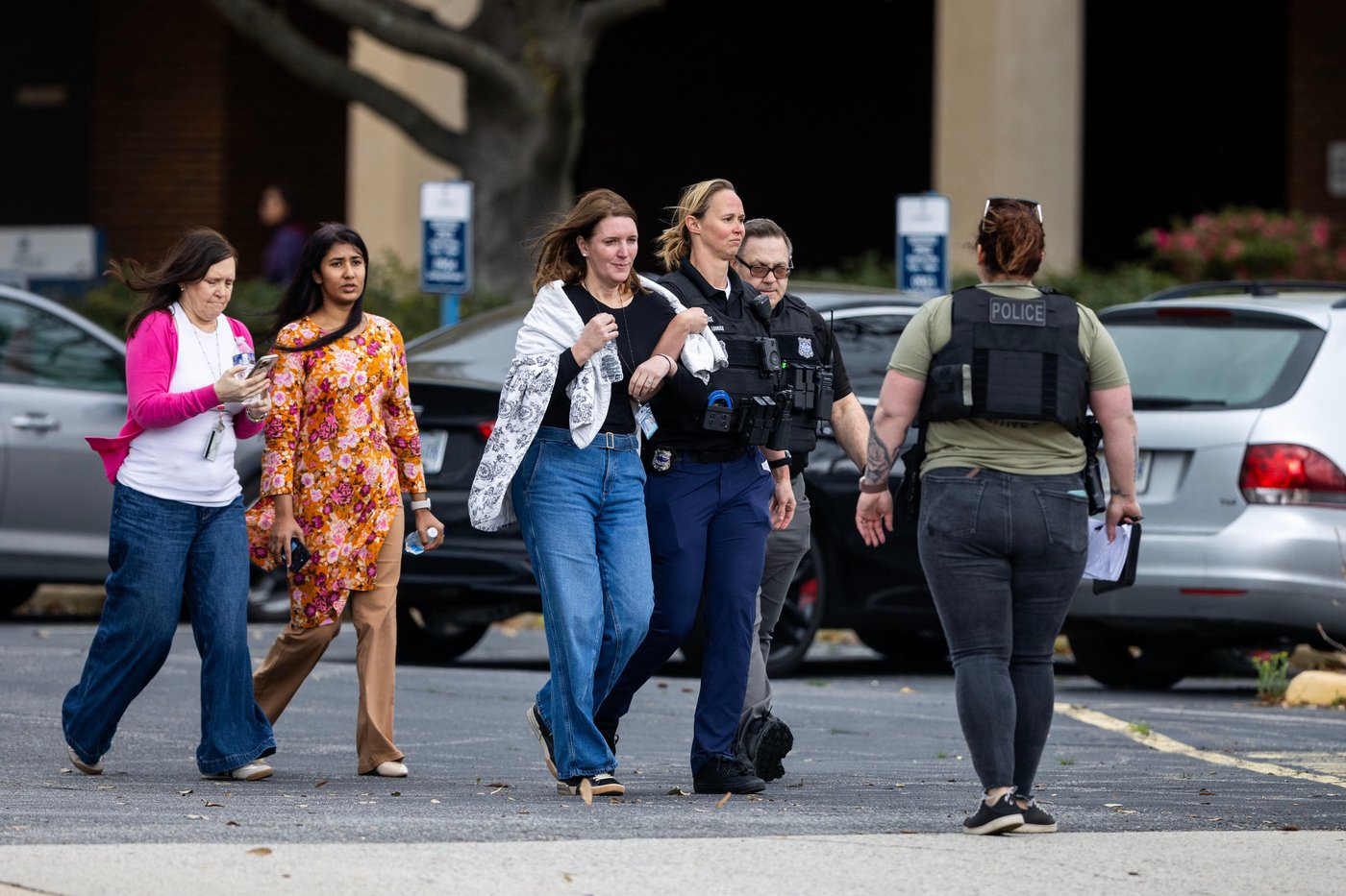 ROTC students at Old Dominion University subdued and killed shooter who left 1 dead, 2 hurt | iNFOnews.ca
