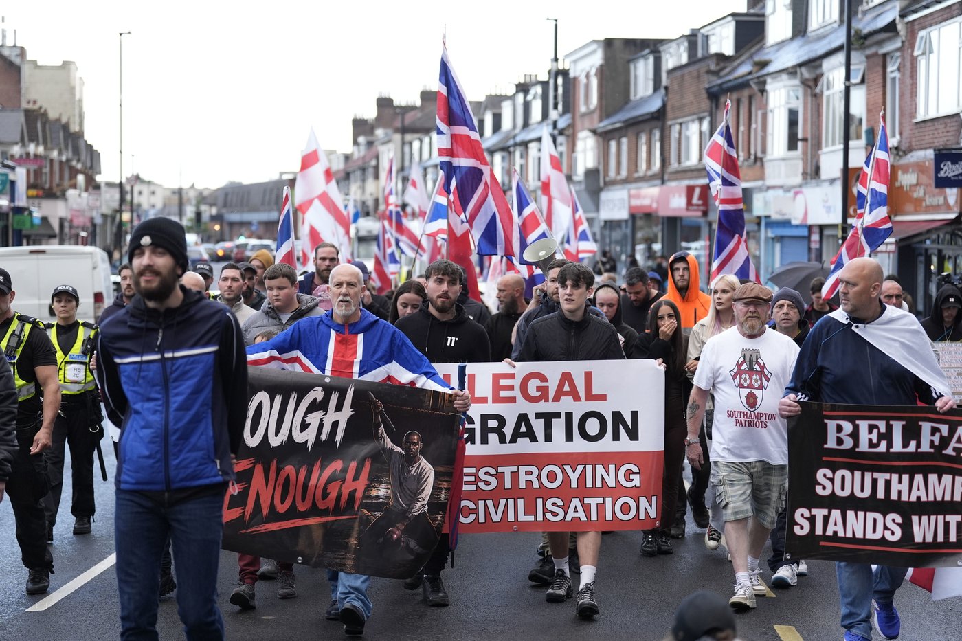 UK leaders call for calm as protests break out after Belfast street stabbing | iNFOnews.ca