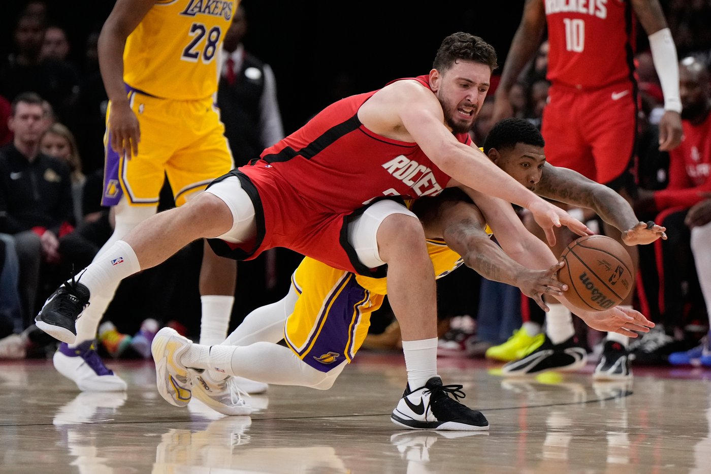 Lakers’ ruthless 27-3 surge buries Rockets 98-78 in Game 6, sets up Thunder series | iNFOnews.ca