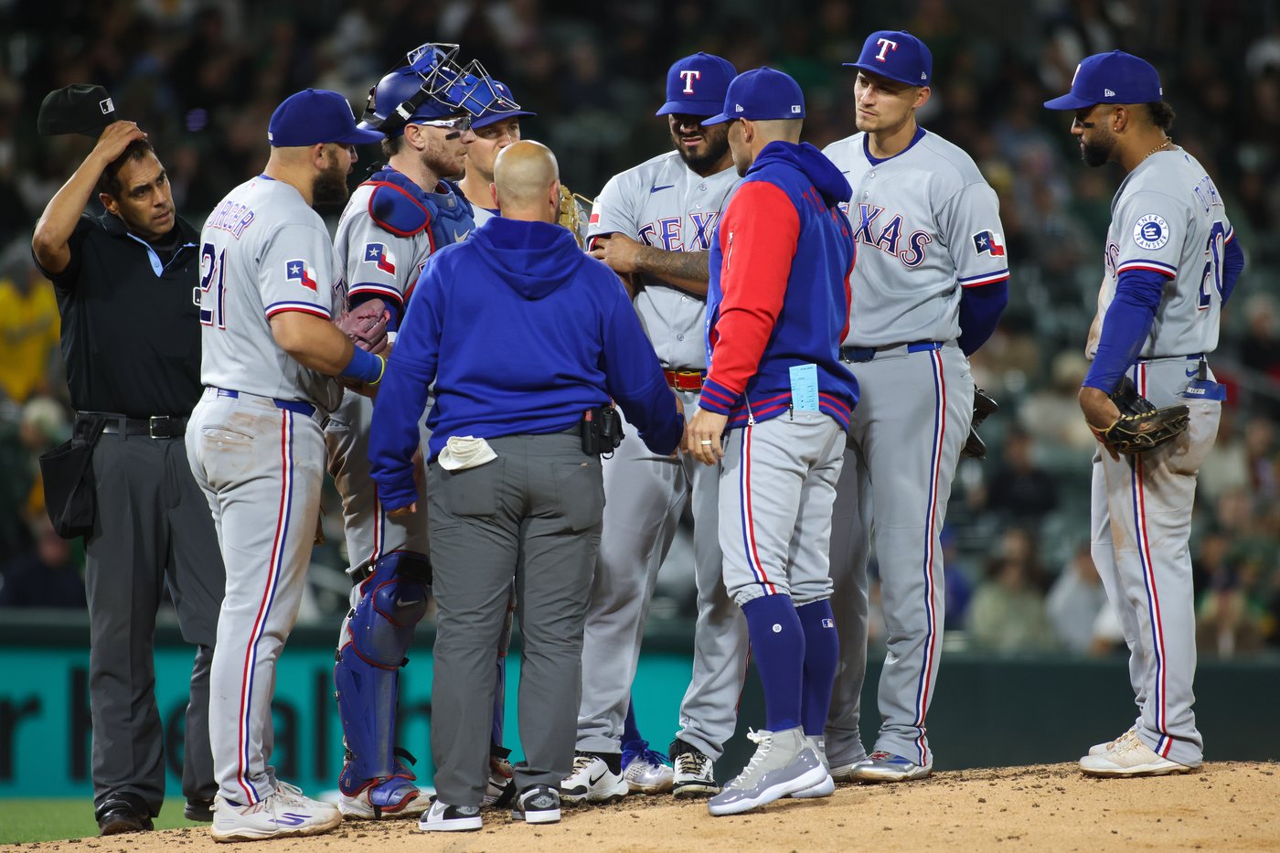 Rangers reliever Luis Curvelo hurt while delivering a wild pitch against the Athletics | iNFOnews.ca