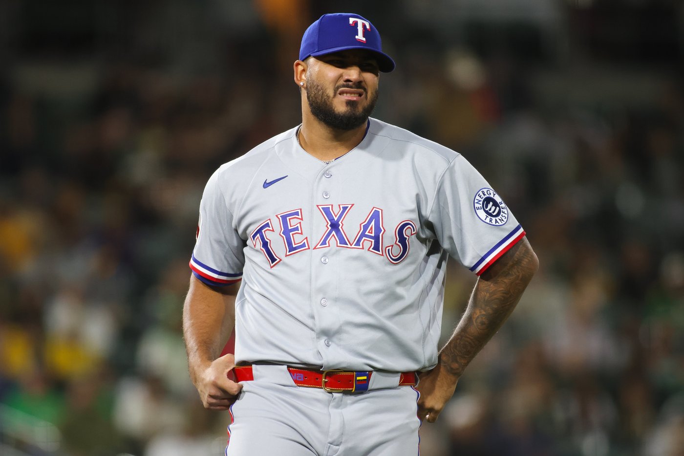 Rangers reliever Luis Curvelo hurt while delivering a wild pitch against the Athletics | iNFOnews.ca