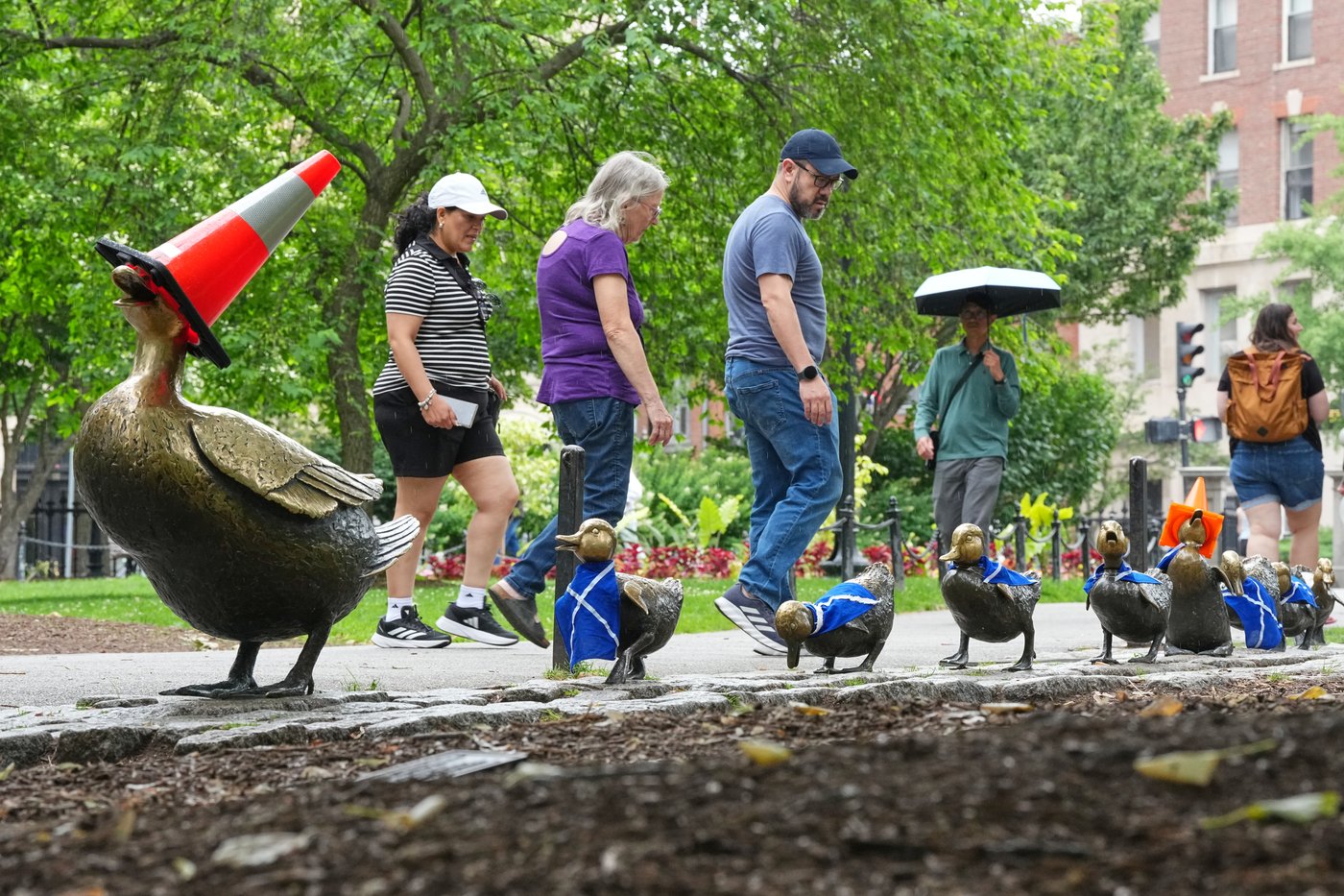 Scottish traffic cone gets dignitary's welcome in Boston after World Cup friendship | iNFOnews.ca