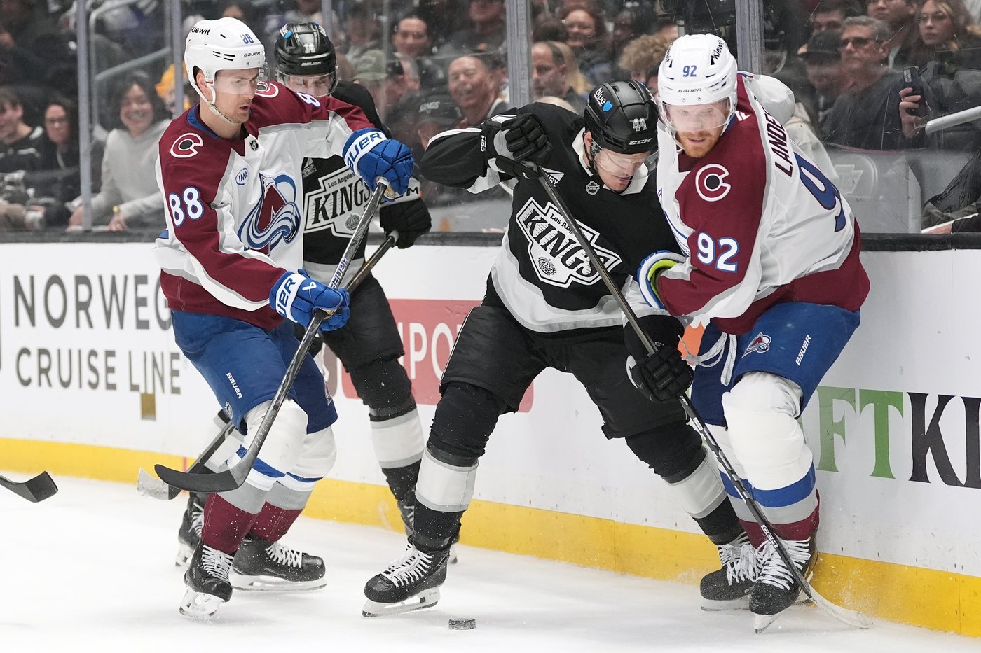 MacKinnon leads Avalanche to 5-1 win and 1st-round sweep of LA Kings, ending Anze Kopitar's career | iNFOnews.ca