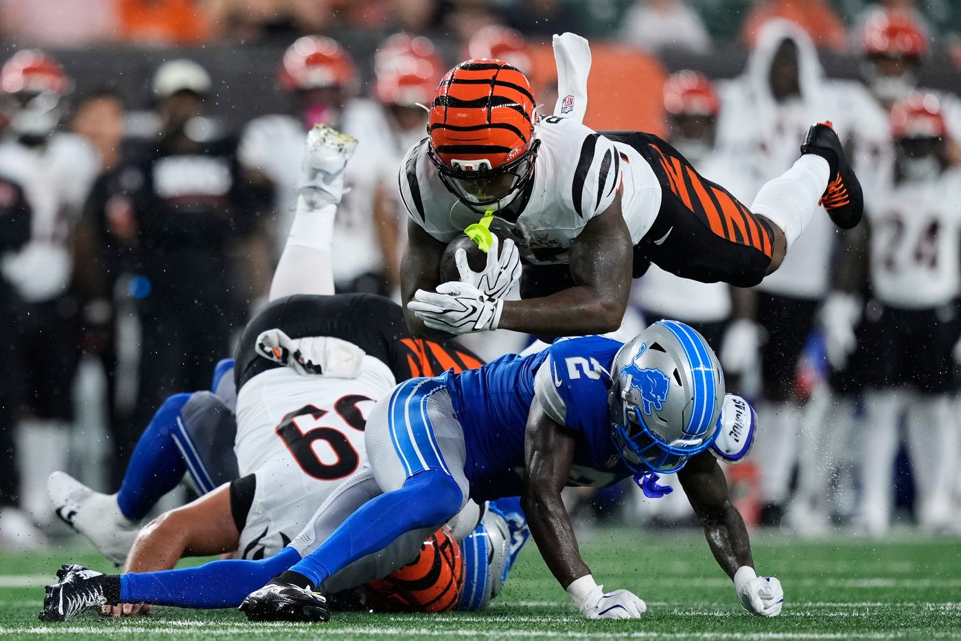 Lions tight end Sam LaPorta hurts hip, cornerback Ennis Rakestraw injures lower leg | iNFOnews.ca Lions tight end Sam LaPorta hurts hip, cornerback Ennis Rakestraw injures lower leg | iNFOnews.ca