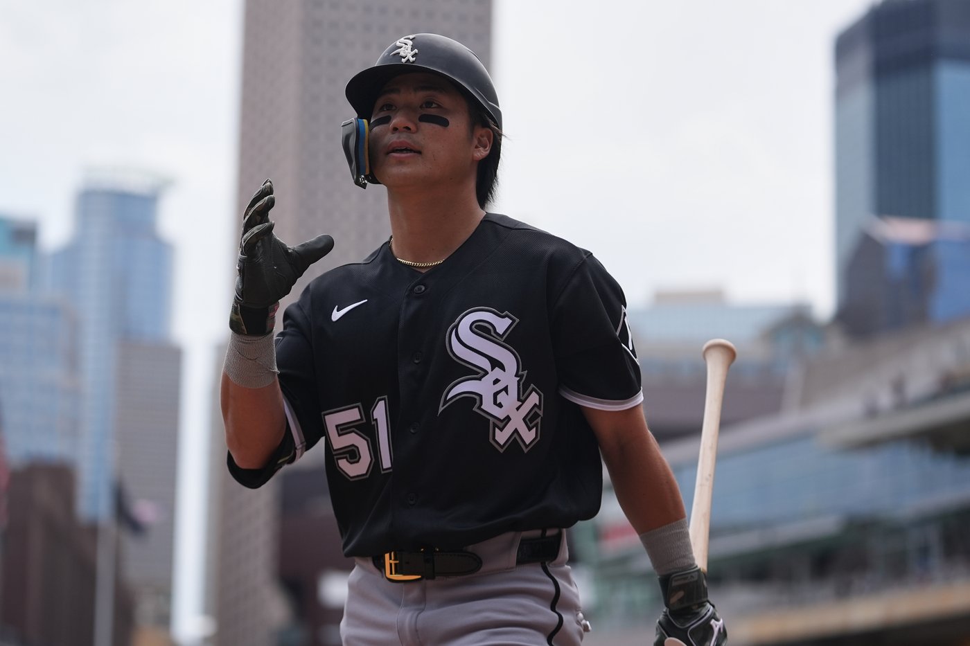 White Sox avoid a sweep by beating the Twins 8-0 behind Erick Fedde's first win in 10 months | iNFOnews.ca