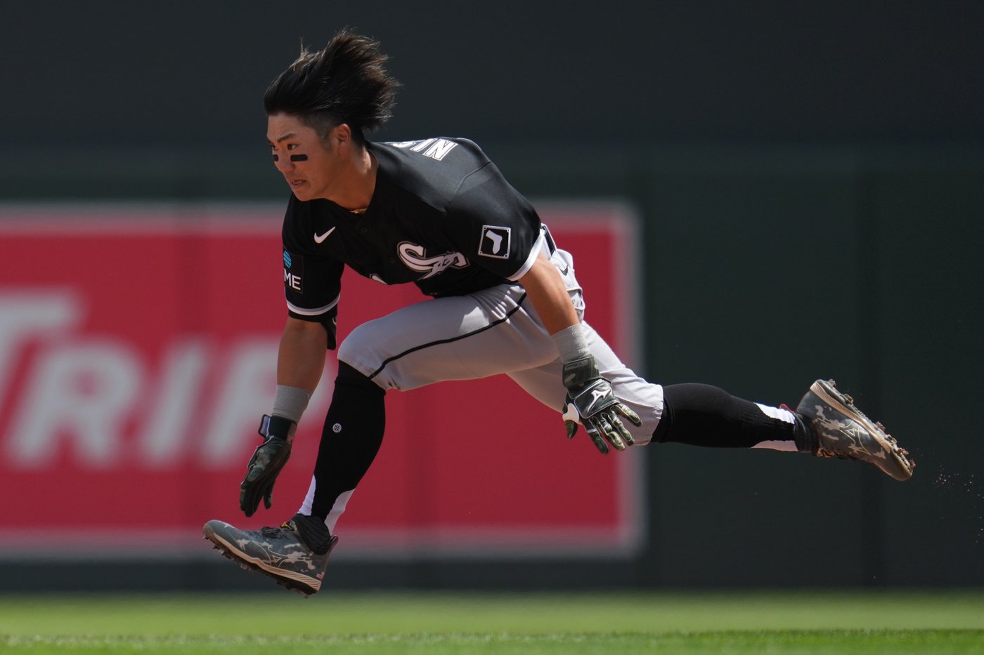 White Sox avoid a sweep by beating the Twins 8-0 behind Erick Fedde's first win in 10 months | iNFOnews.ca