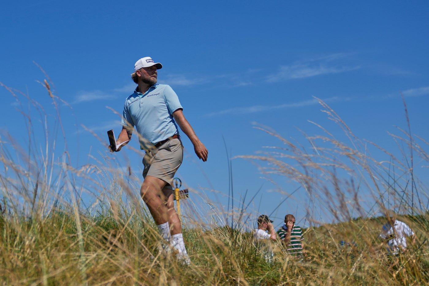 'Sorry, Mum': Cigarette smoker Dan Brown lights up British Open with another strong first round | iNFOnews.ca