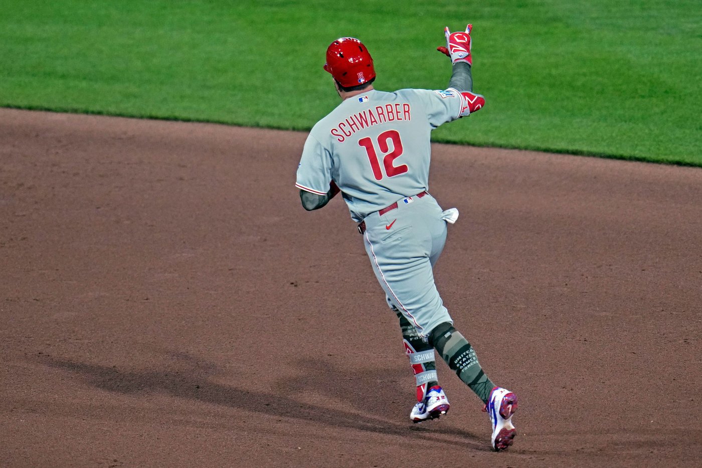 Kyle Schwarber is on a heater. So are the Phillies. It's not a coincidence | iNFOnews.ca
