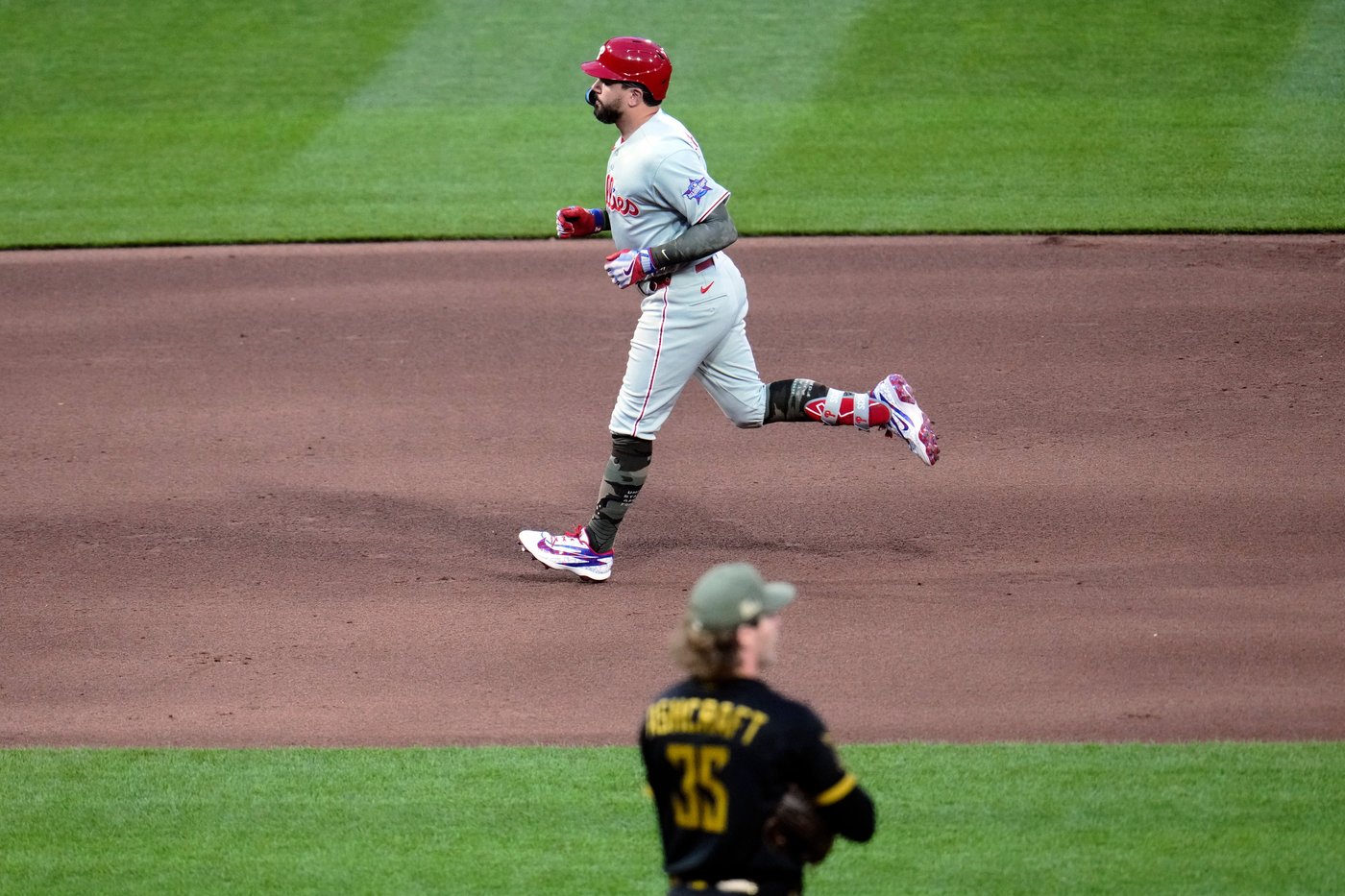 Kyle Schwarber is on a heater. So are the Phillies. It's not a coincidence | iNFOnews.ca