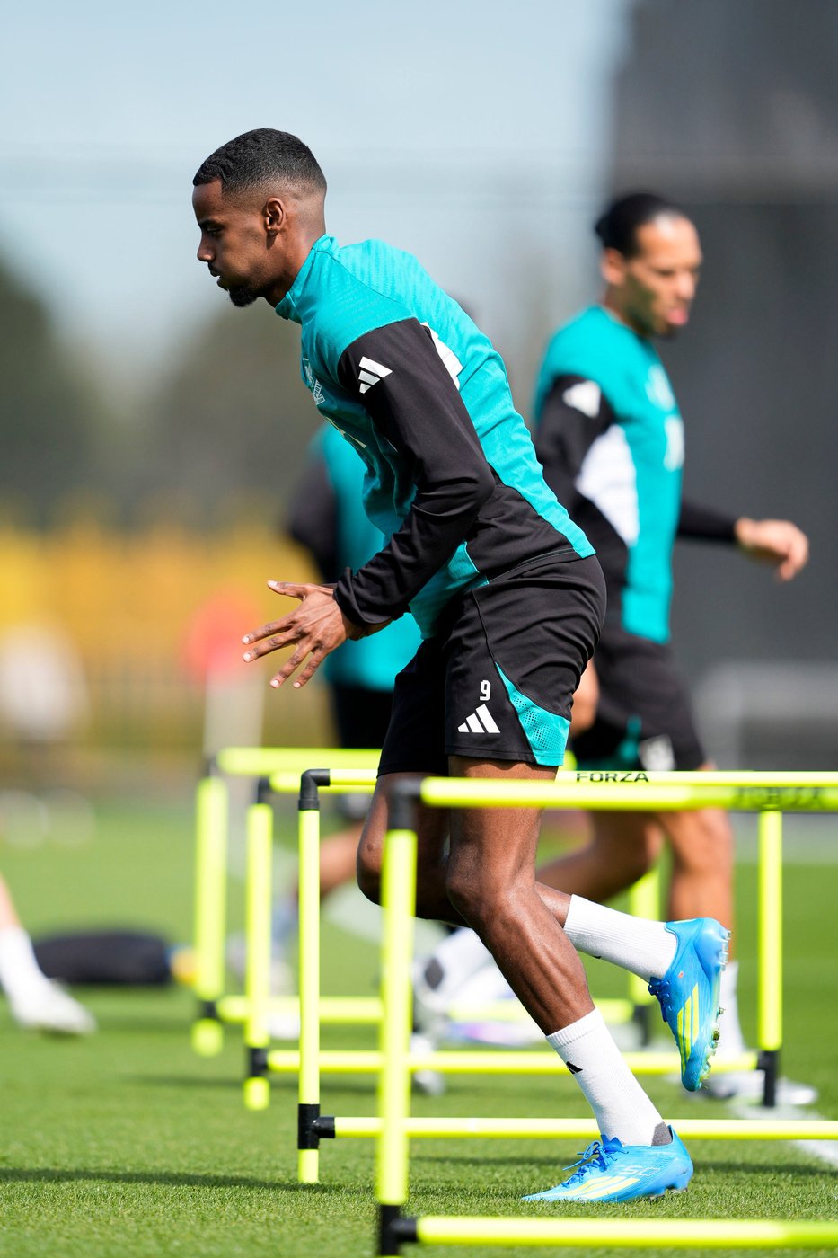 Liverpool boosted as Isak returns for Champions League quarterfinal against PSG | iNFOnews.ca