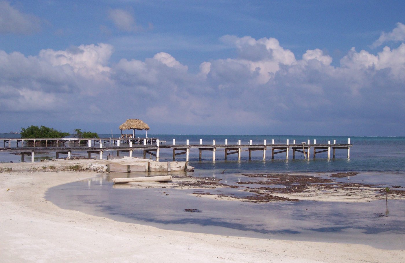 Man found dead in boat off Belize coast identified as Canadian | iNFOnews.ca Man found dead in boat off Belize coast identified as Canadian | iNFOnews.ca