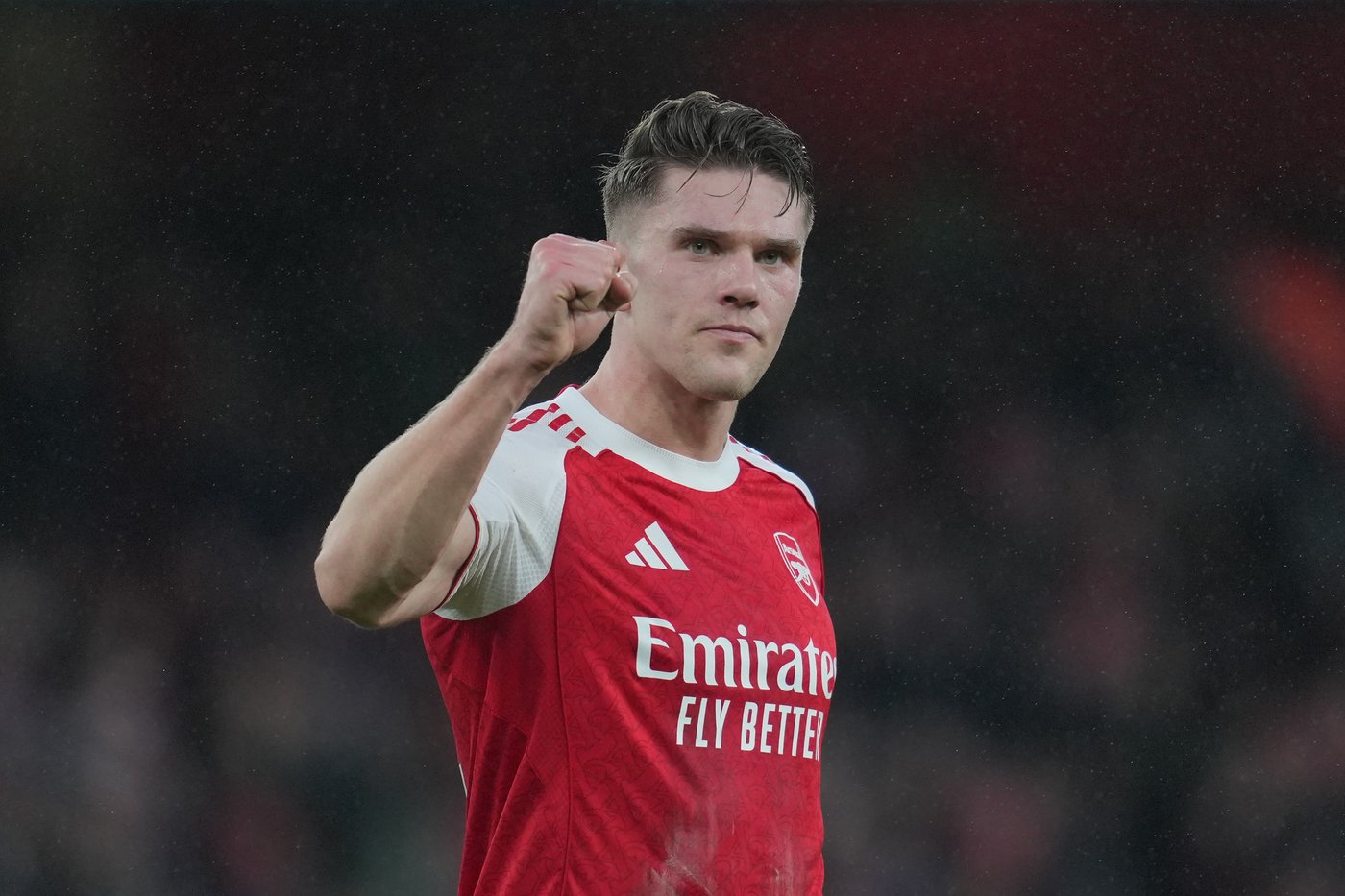 Man United wins again to make it four in a row for Carrick, Arsenal extends lead to 9 points | iNFOnews.ca