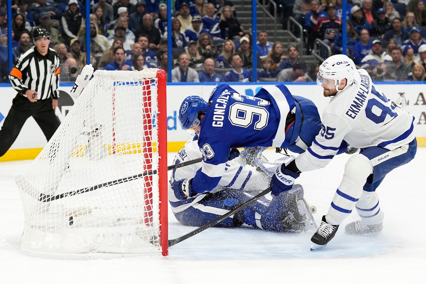 Kucherov hits 30 goals again as Lightning roll past Maple Leafs 4-2 for 6th straight win | iNFOnews.ca
