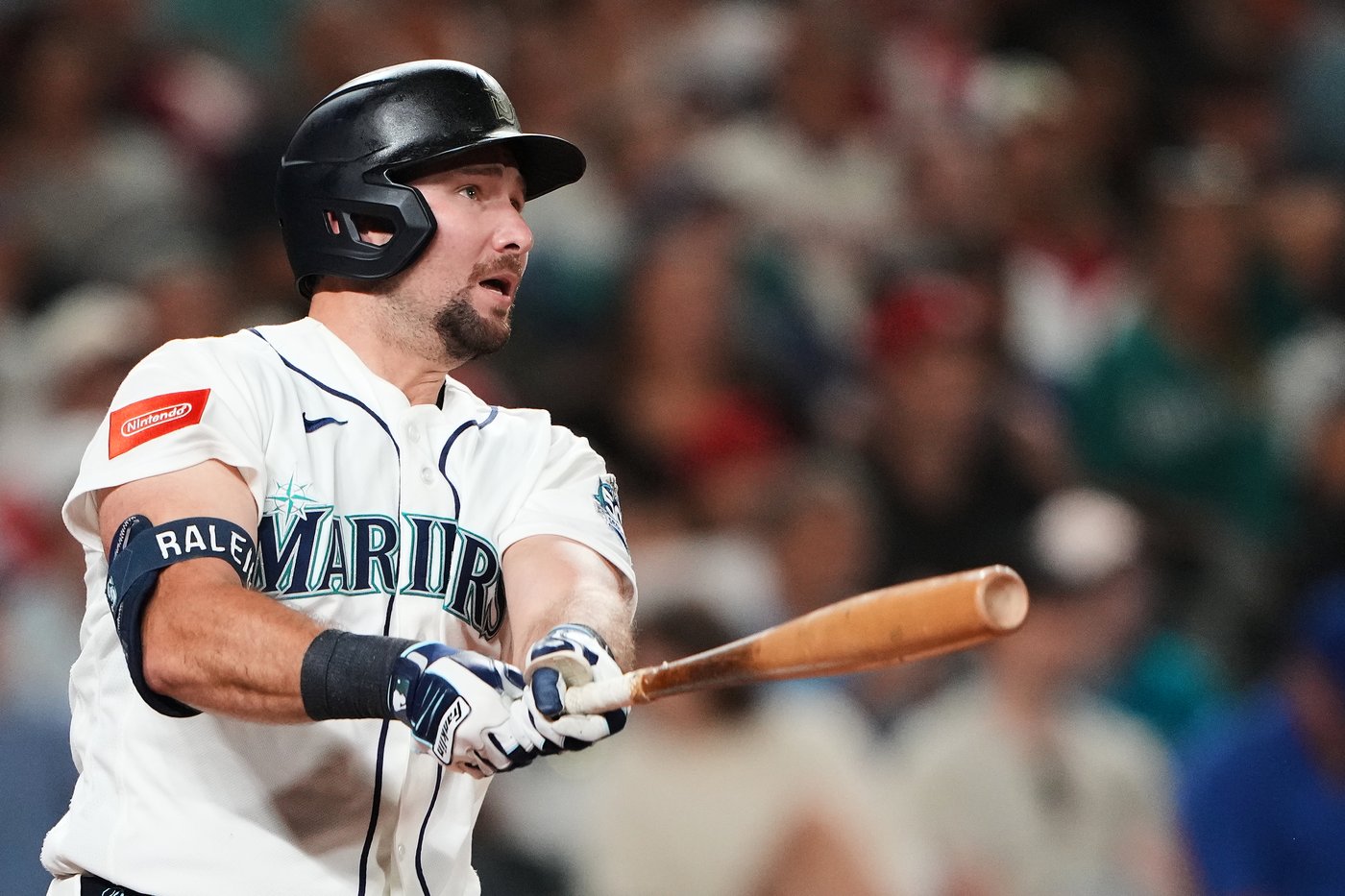 Cal Raleigh hits career-high 3 homers for the Mariners against the Phillies | iNFOnews.ca Cal Raleigh hits career-high 3 homers for the Mariners against the Phillies | iNFOnews.ca