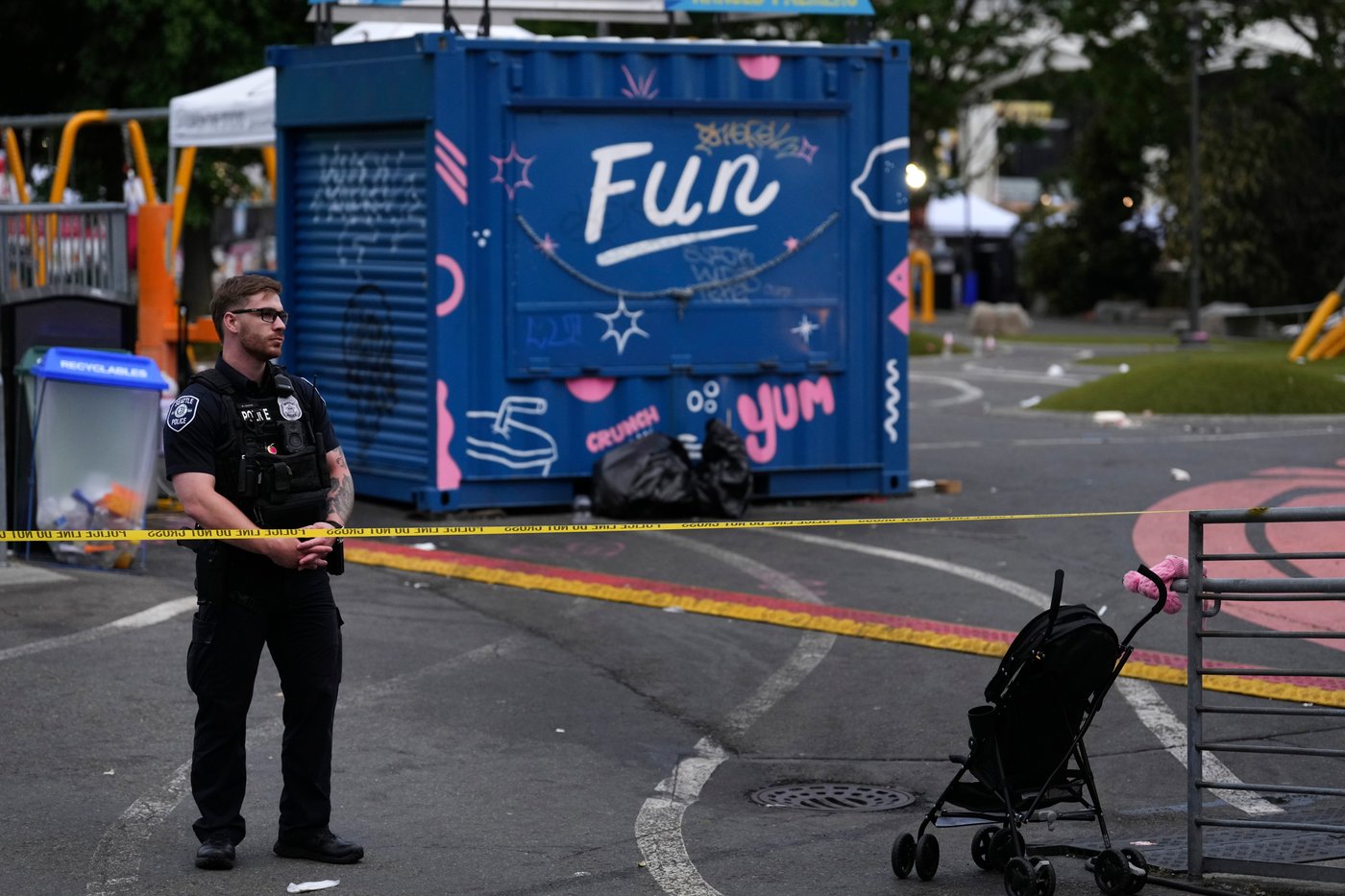 Police arrest 1 person and search for another after Seattle festival shooting that killed 3 | iNFOnews.ca Police arrest 1 person and search for another after Seattle festival shooting that killed 3 | iNFOnews.ca