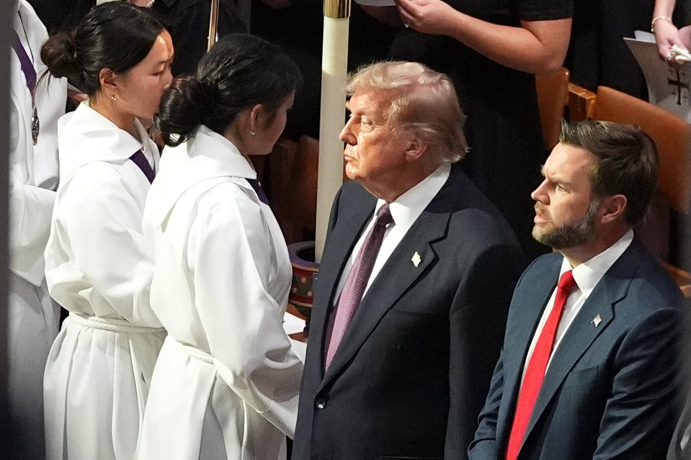 Trump and Vance will keynote the Republicans' midterm convention in Texas next month | iNFOnews.ca