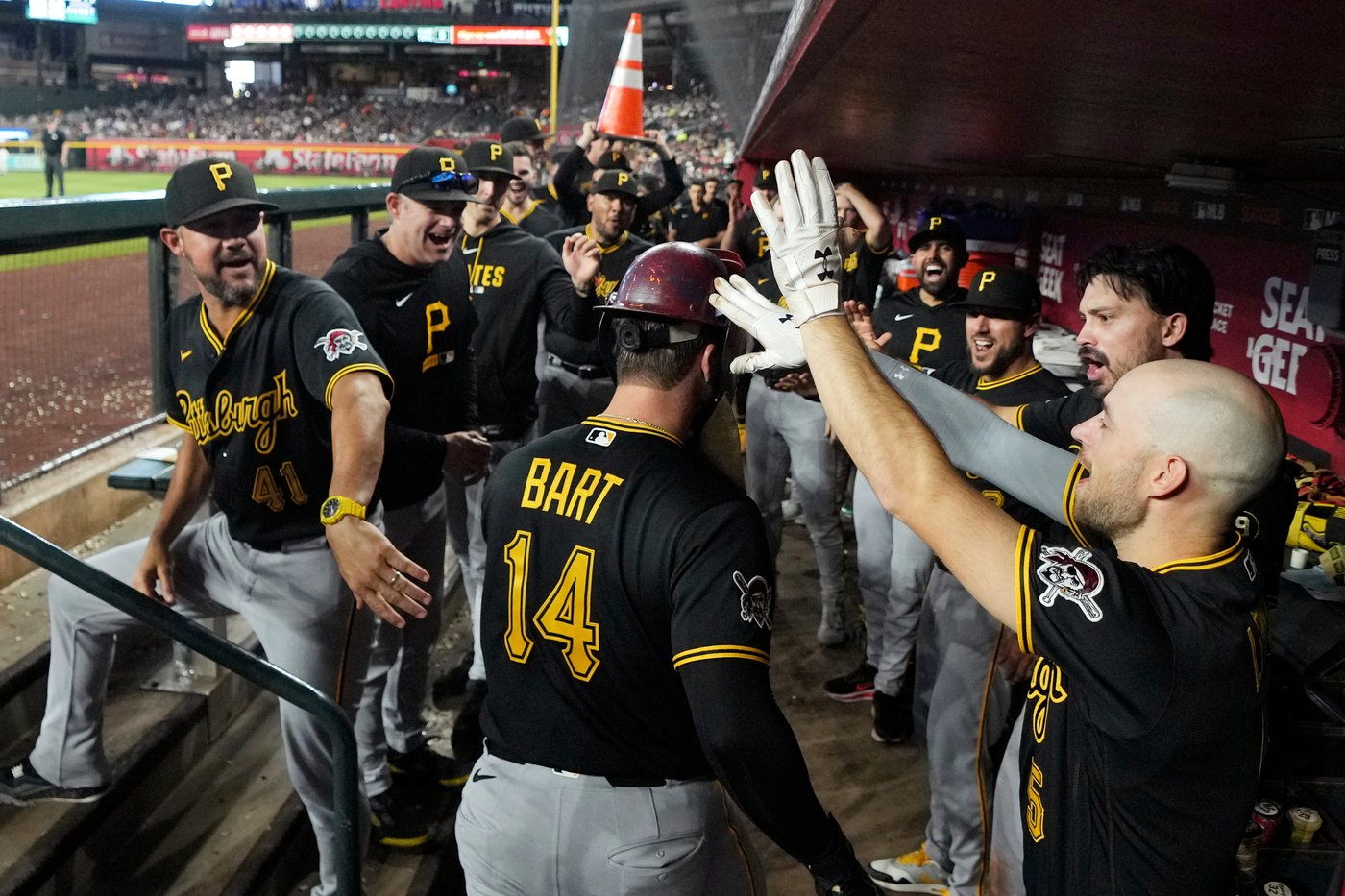 Lowe goes deep again, Keller solid as Pirates take series with 4-2 victory over Diamondbacks | iNFOnews.ca