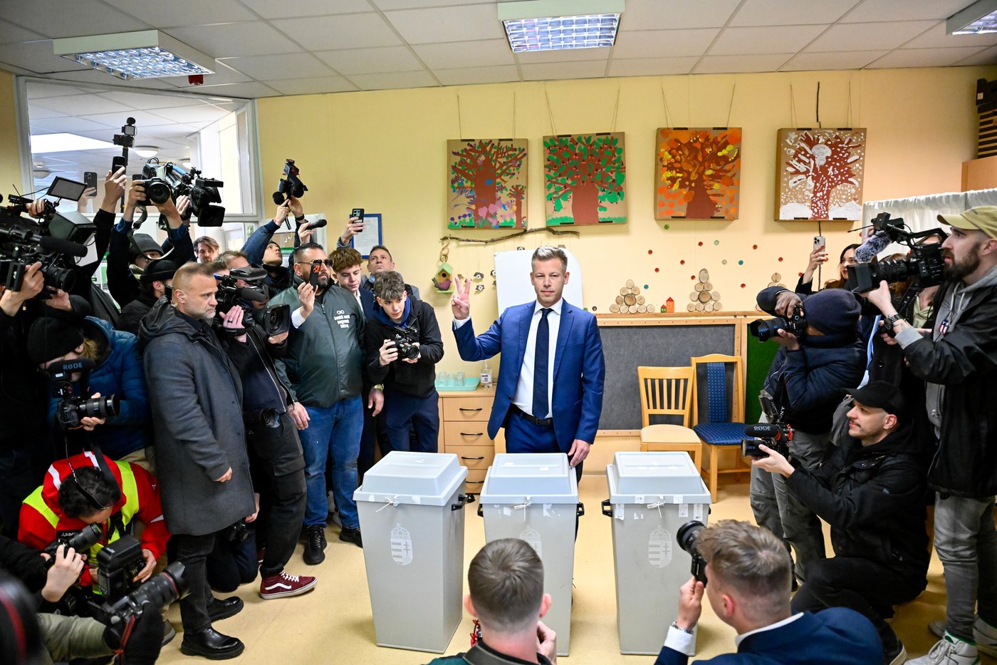 Photos from Hungary's election, as voters end Viktor Orbán's 16-year rule | iNFOnews.ca