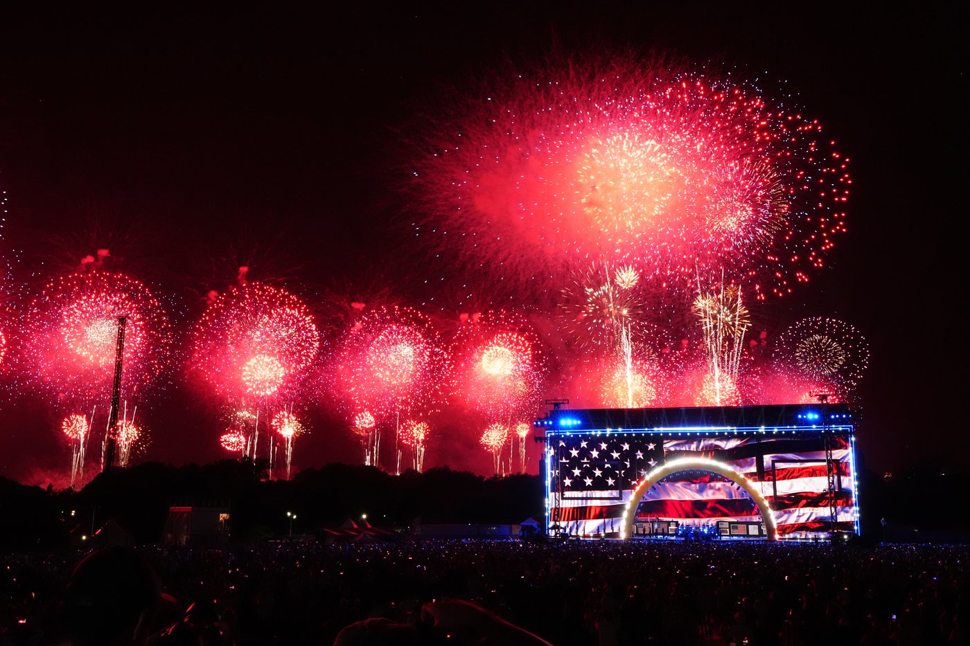 Despite stormy weather, America marks 250 years of independence, in photos | iNFOnews.ca