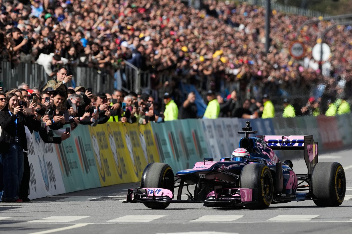 Why the workouts of Formula 1 drivers might help computer users with 'tech neck' | iNFOnews.ca