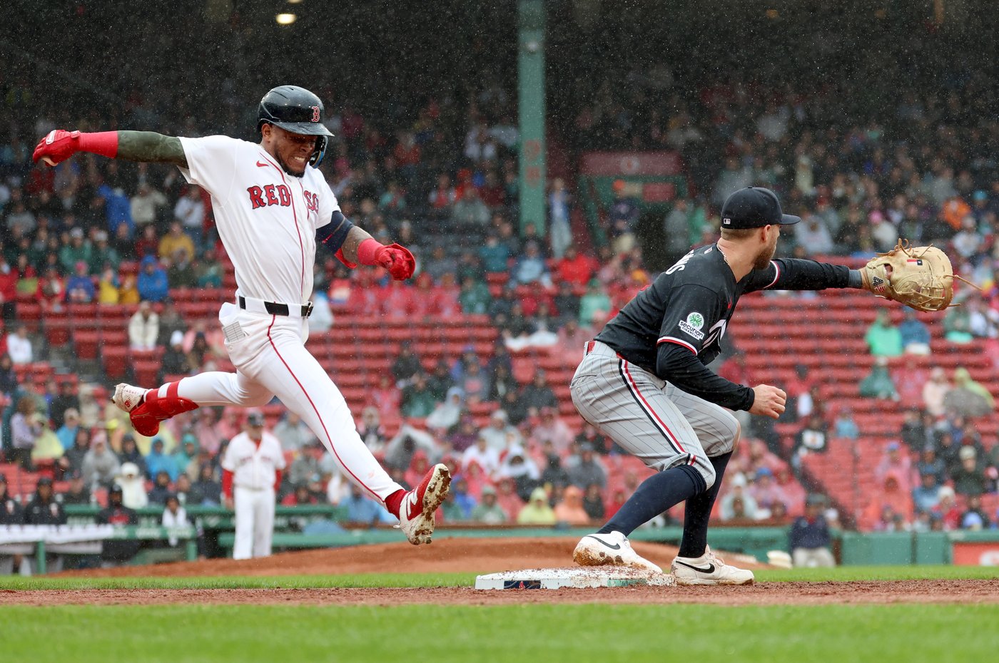Twins complete three-game sweep over Red Sox with 6-5 win at soggy Fenway Park | iNFOnews.ca