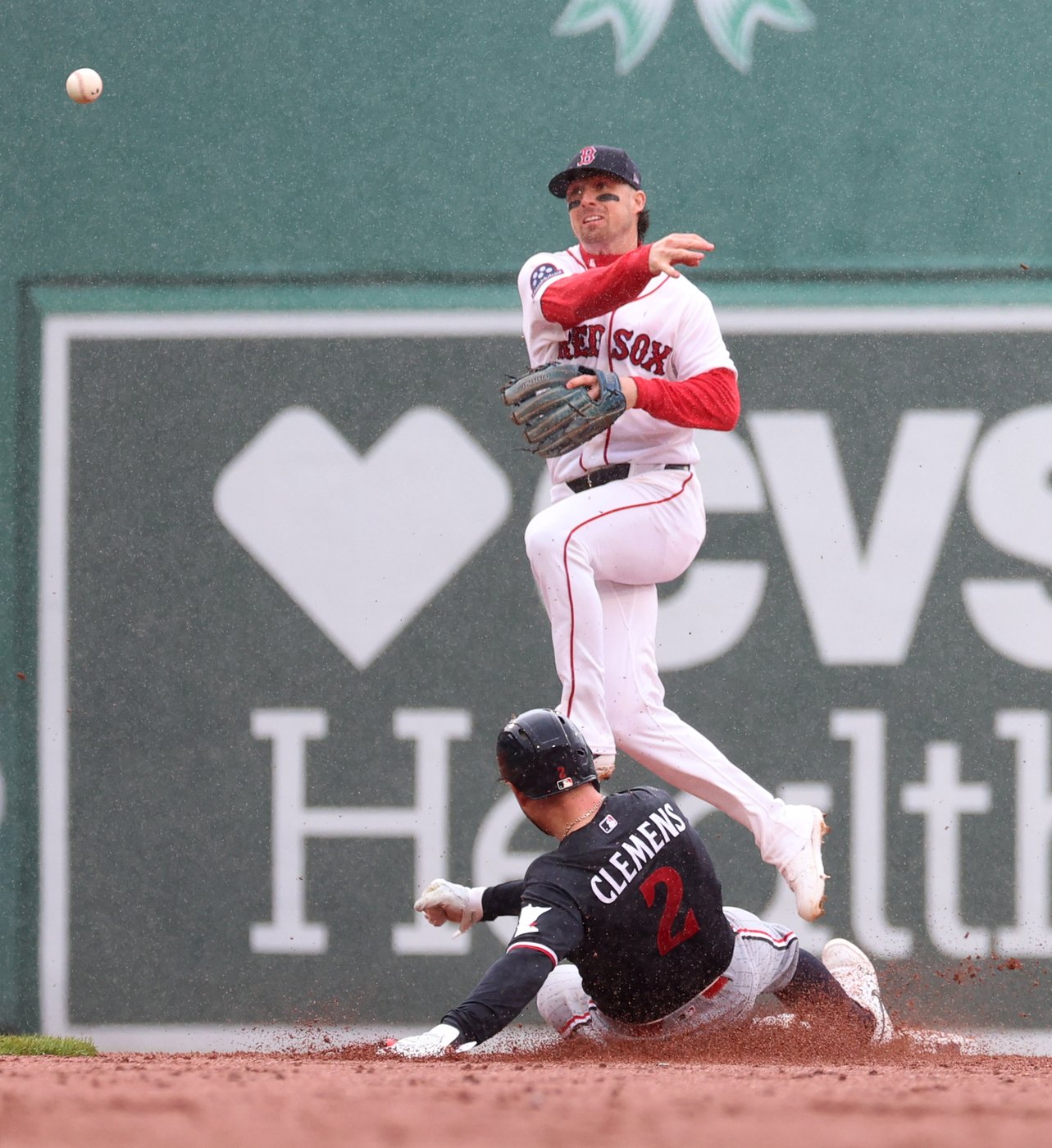 Twins complete three-game sweep over Red Sox with 6-5 win at soggy Fenway Park | iNFOnews.ca
