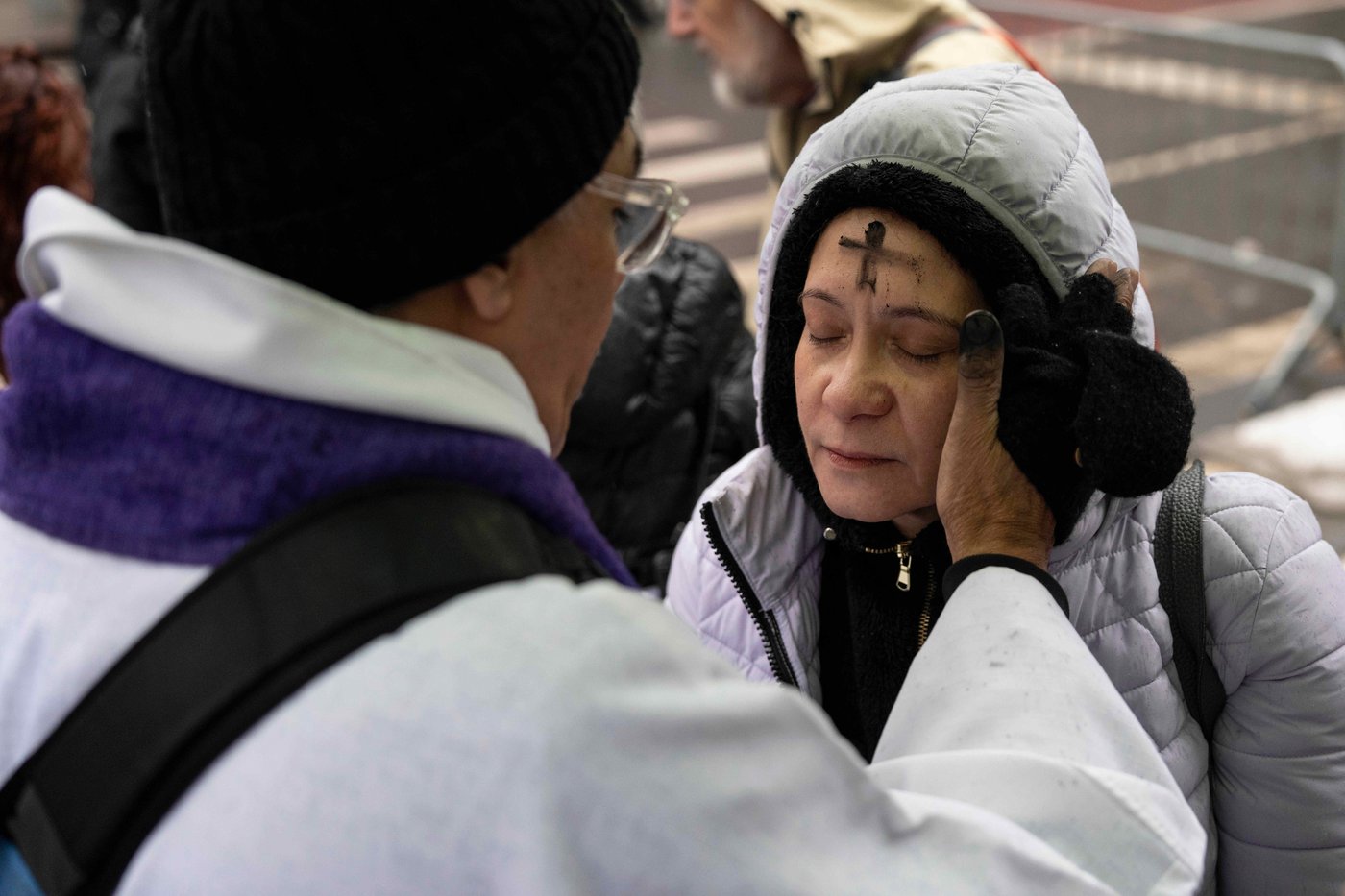 Christians mark Ash Wednesday, beginning the Lenten Season in photos | iNFOnews.ca
