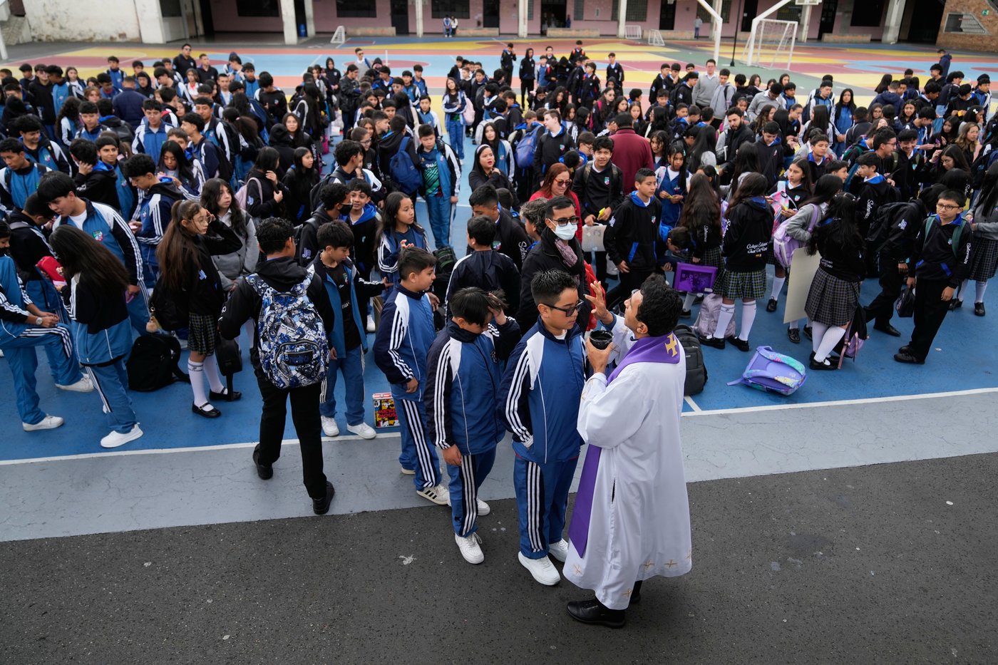 Christians mark Ash Wednesday, beginning the Lenten Season in photos | iNFOnews.ca