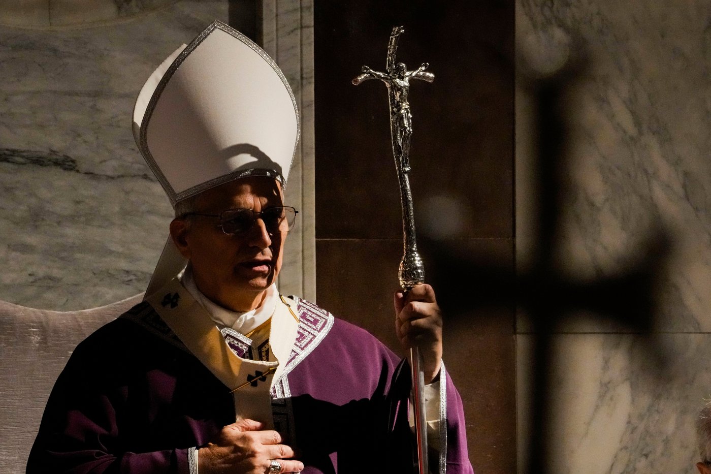 Christians mark Ash Wednesday, beginning the Lenten Season in photos | iNFOnews.ca