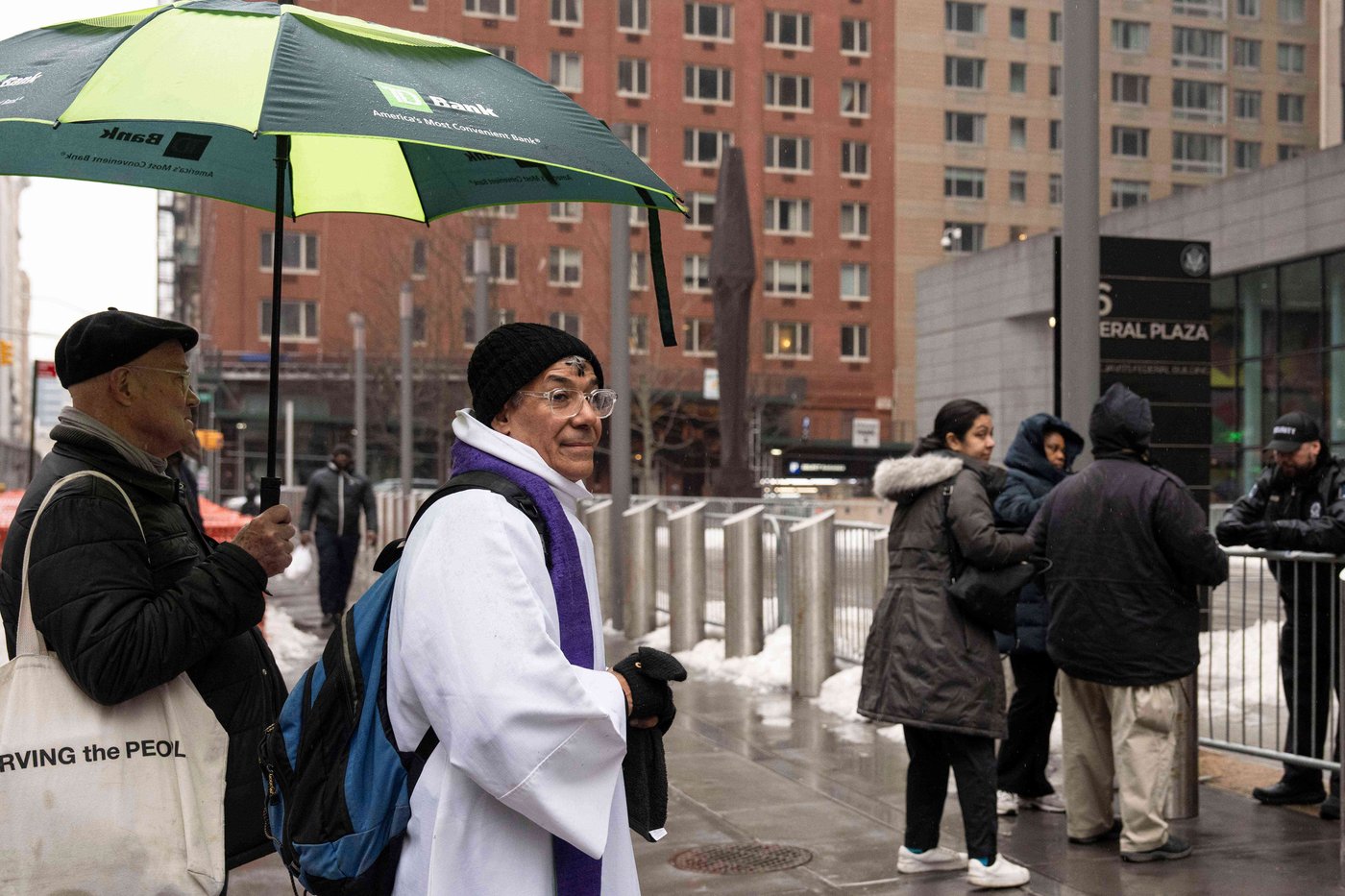 Christians mark Ash Wednesday, beginning the Lenten Season in photos | iNFOnews.ca