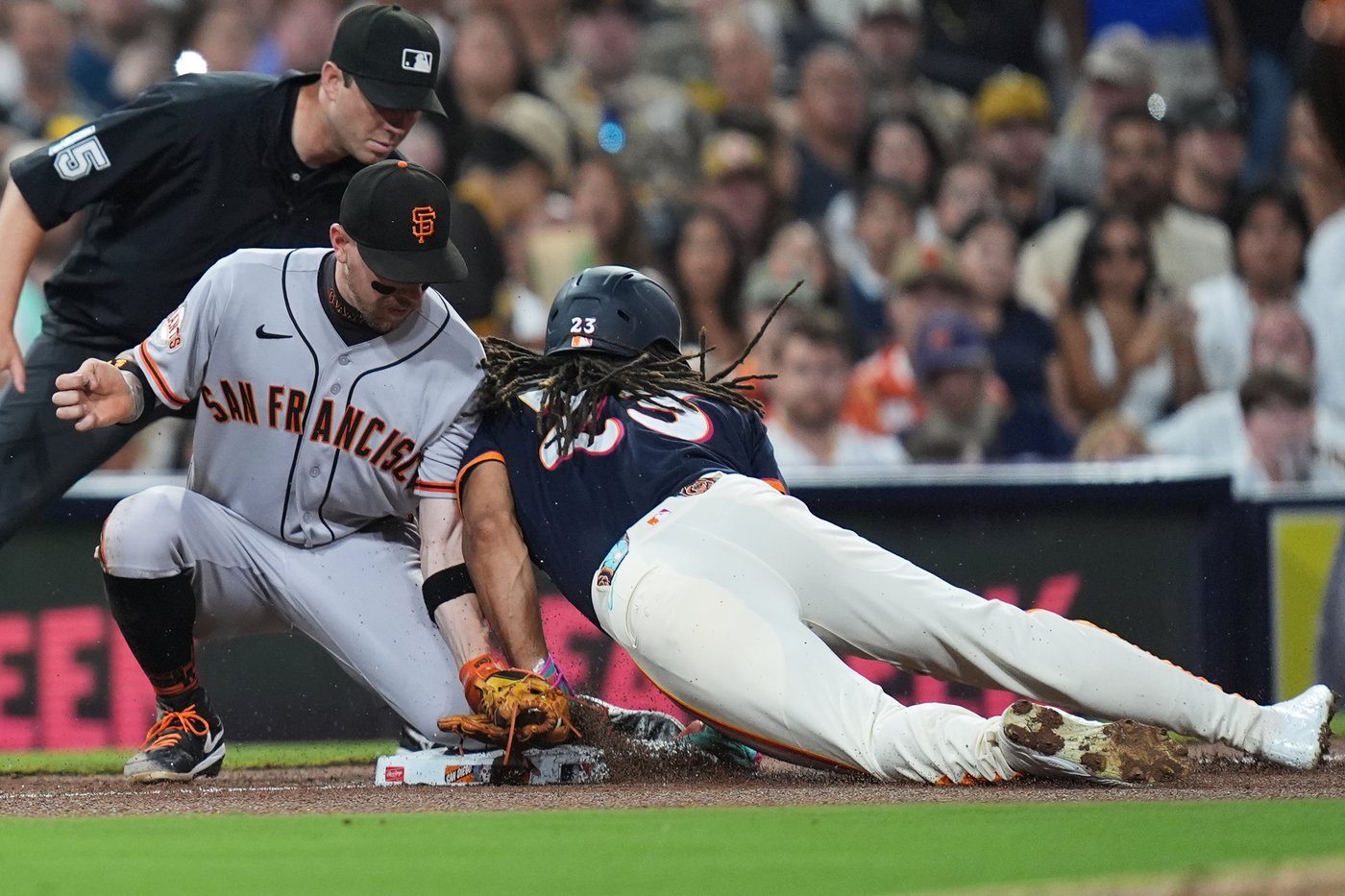 Jase Bowen hits 1st career home run and Padres toss combined 2-hitter in 7-0 win over Giants | iNFOnews.ca
