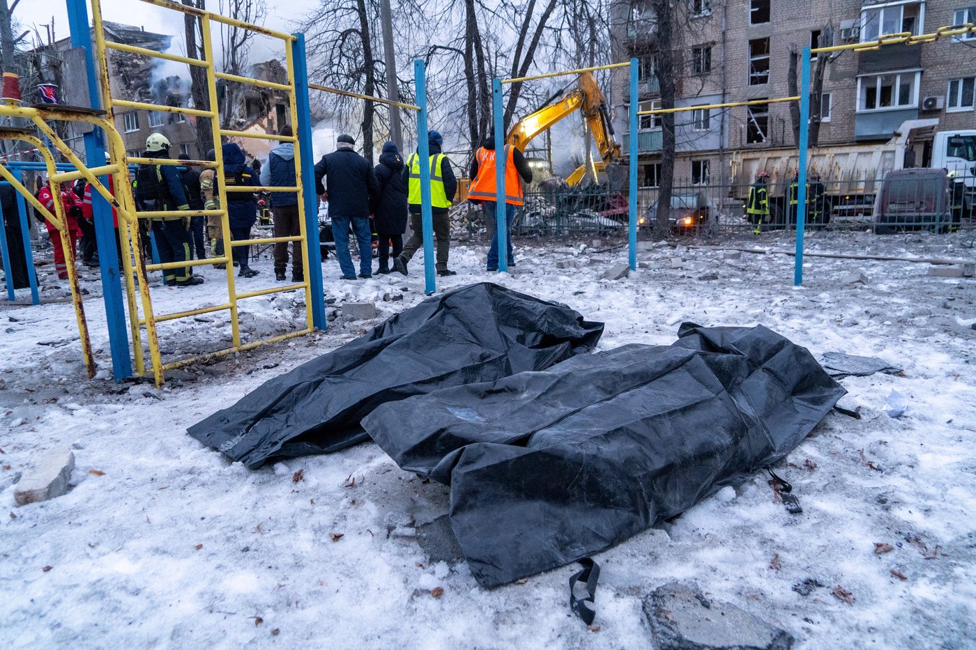 At least 10 killed in Ukraine's Kharkiv as Russian missile hits apartment building | iNFOnews.ca At least 10 killed in Ukraine's Kharkiv as Russian missile hits apartment building | iNFOnews.ca