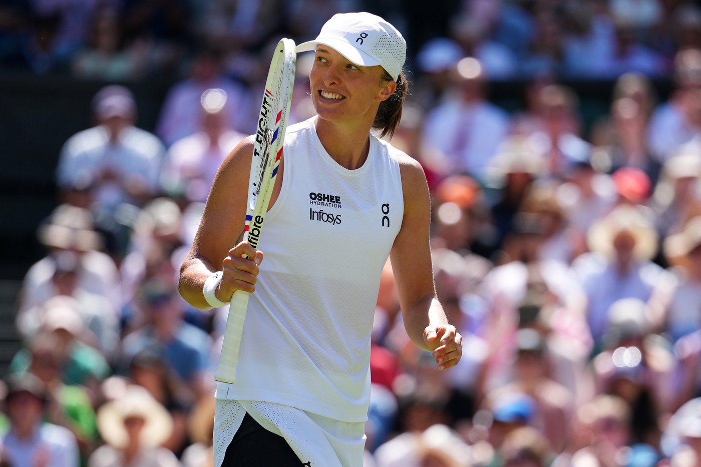 Anisimova avoids Wimbledon upset with 20 aces in win over Kenin. Swiatek and Zverev also advance | iNFOnews.ca