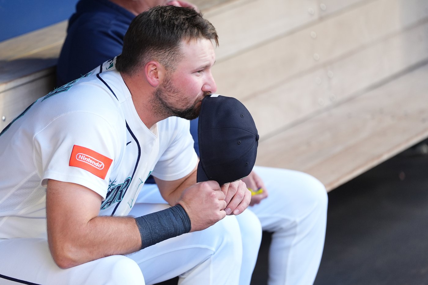 Mariners star catcher Cal Raleigh had hunch right oblique injury would cause IL stint | iNFOnews.ca