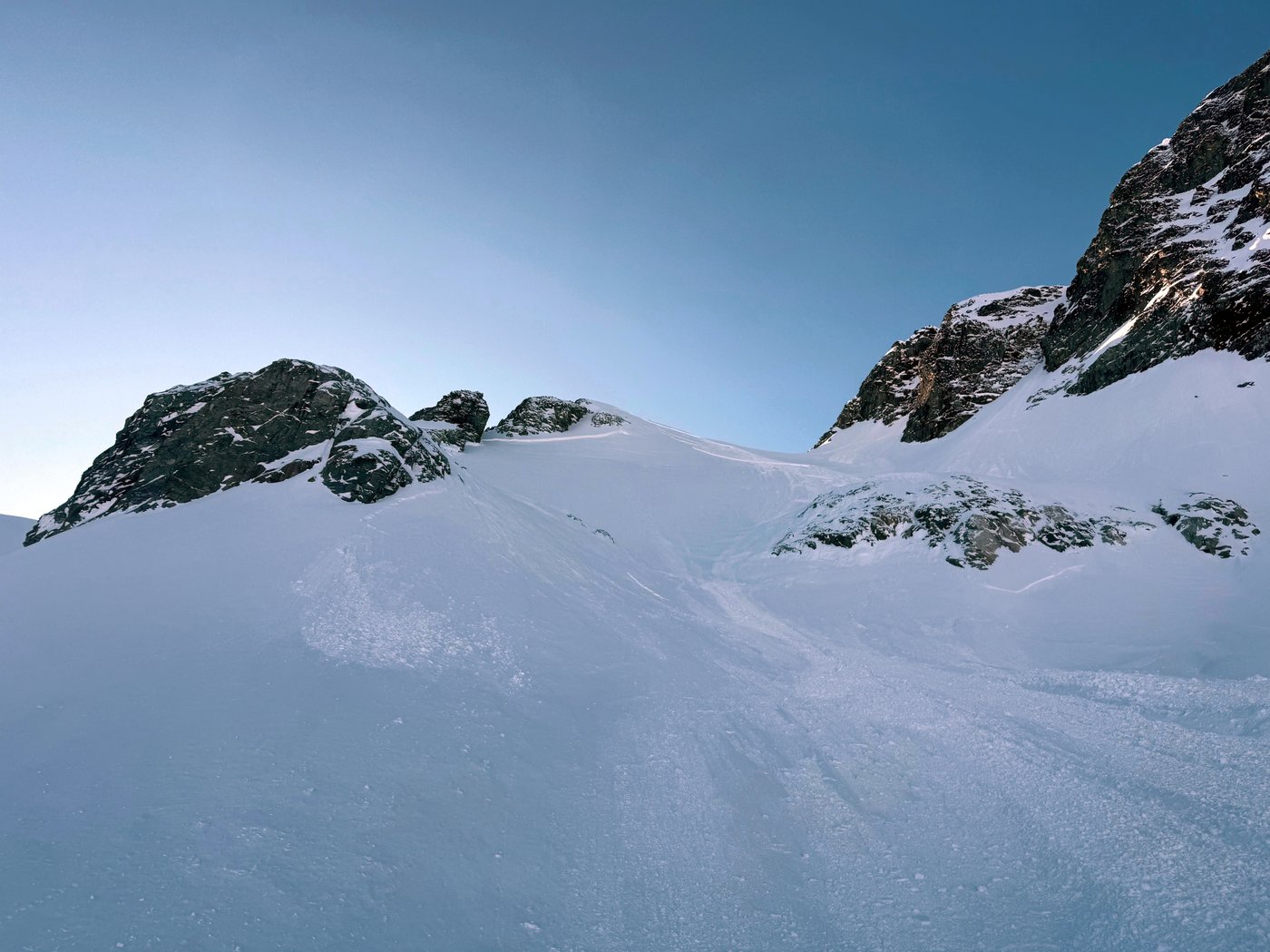 Snowboarder killed in avalanche near Pemberton, B.C. | iNFOnews.ca