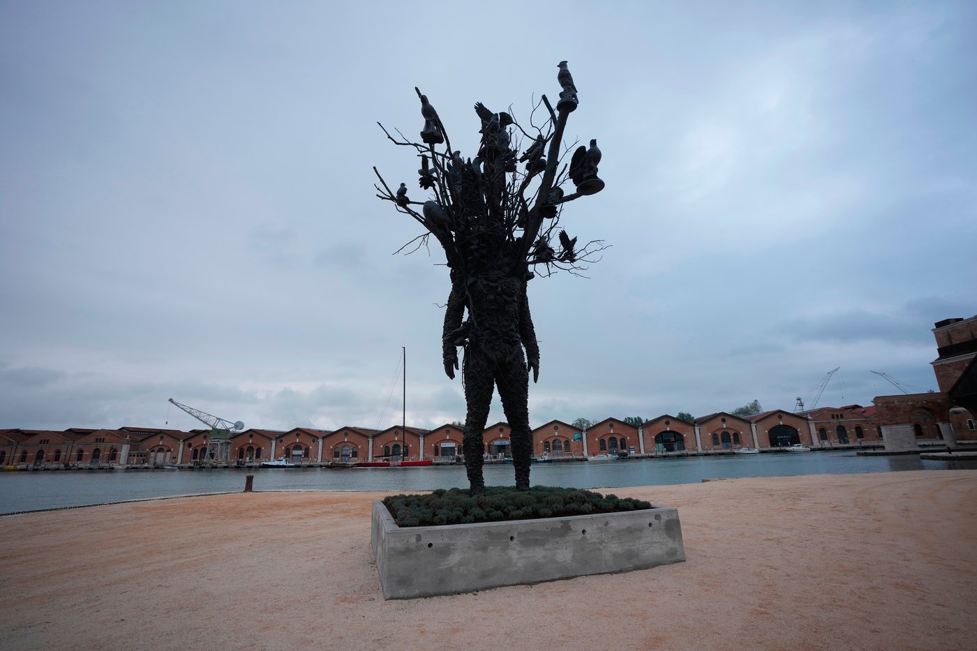 Venice Biennale opens without a jury amid strife over Russian and Israeli participation | iNFOnews.ca