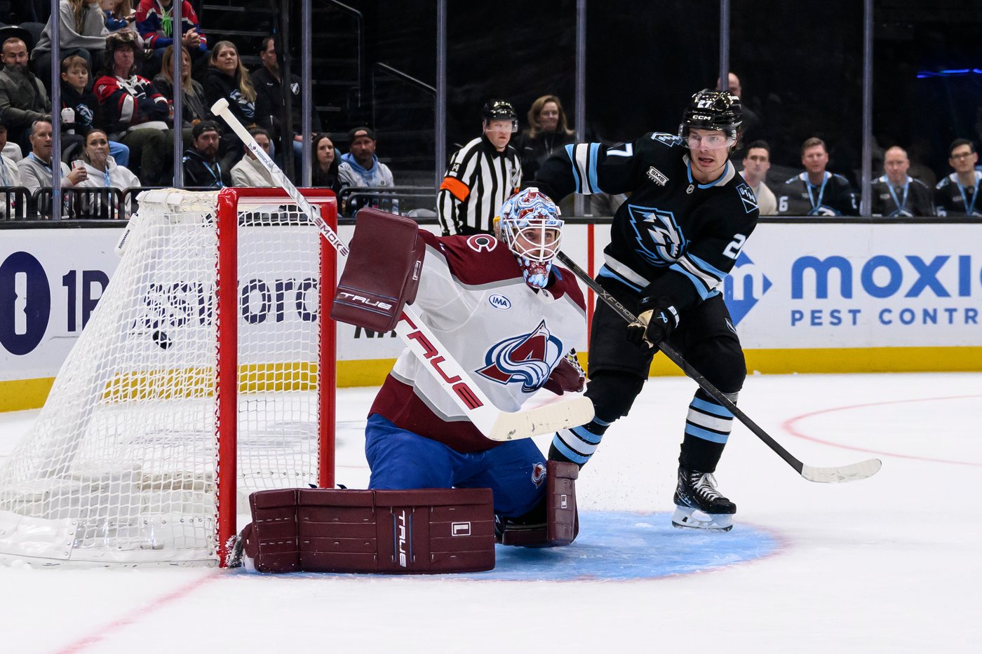 NHL-leading Avalanche beat Mammoth 4-2 in return from Olympic break | iNFOnews.ca