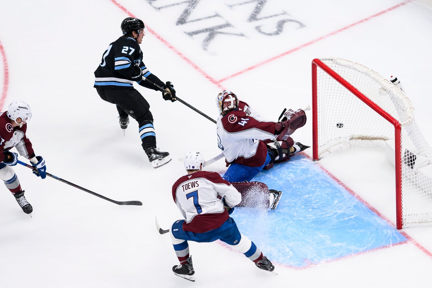 NHL-leading Avalanche beat Mammoth 4-2 in return from Olympic break | iNFOnews.ca