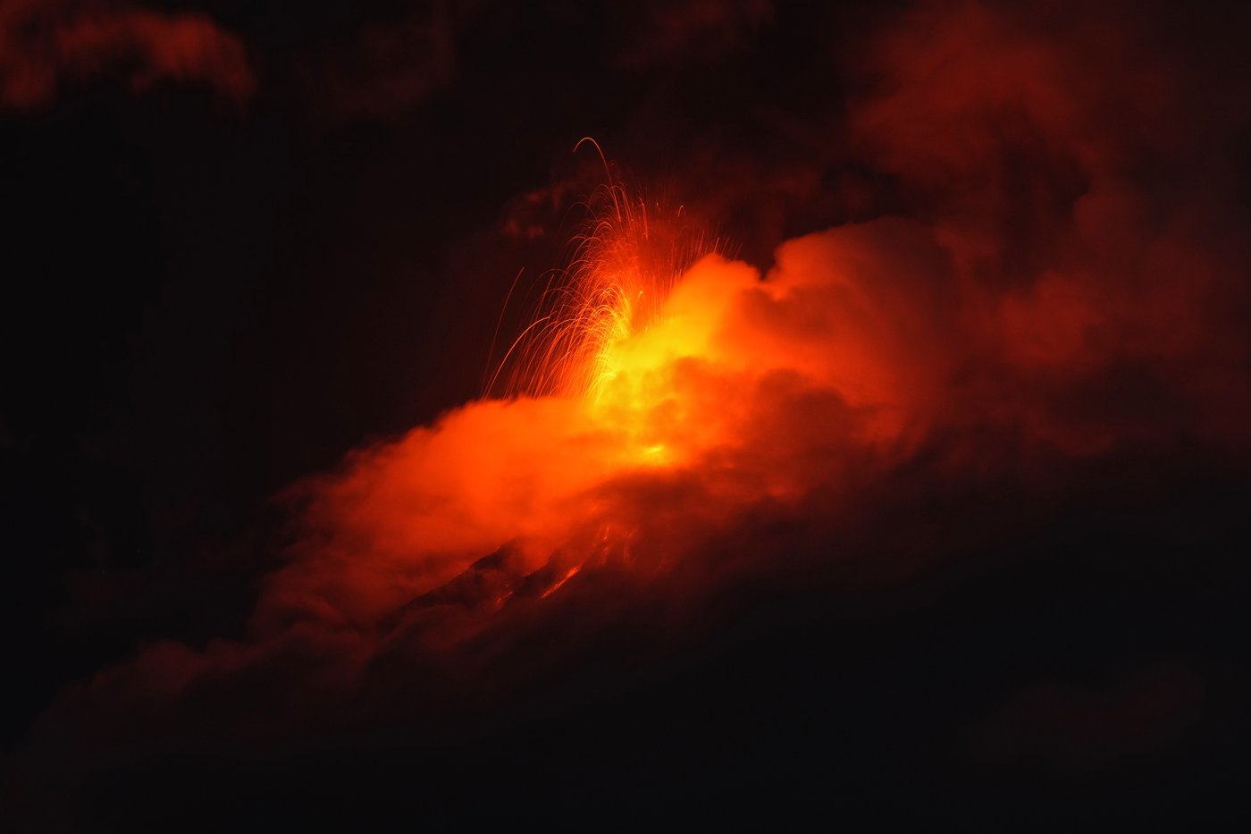 Guatemala evacuates communities after Fuego volcano erupts, in photos | iNFOnews.ca