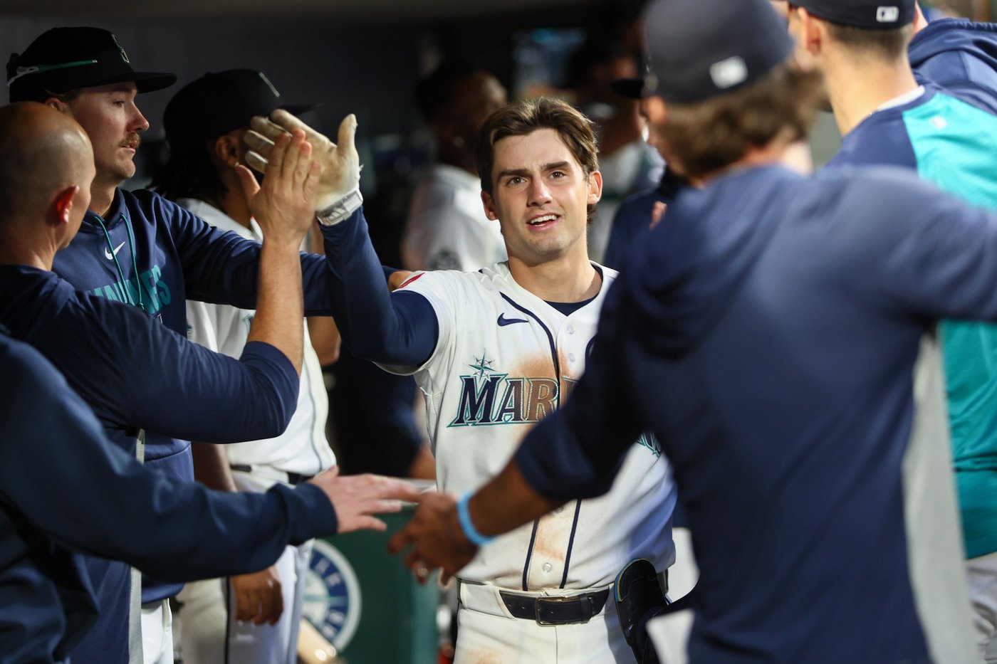 Mariners have big sixth inning to back Woo in an 8-3 victory over the Angels | iNFOnews.ca